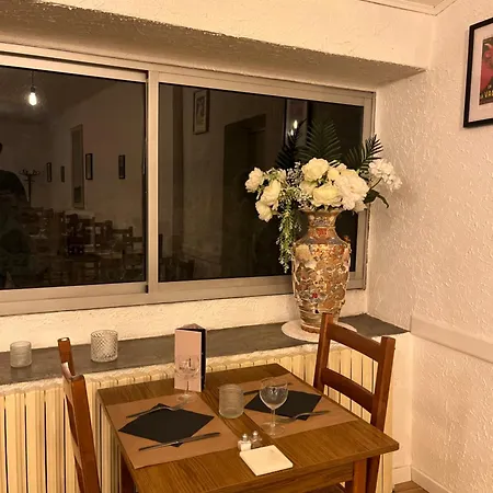 Bed & Breakfast Le Cafe Du Commerce 3*